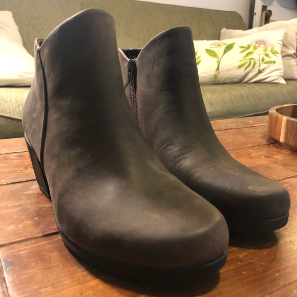 Clarks Booties - Picture 2 of 3